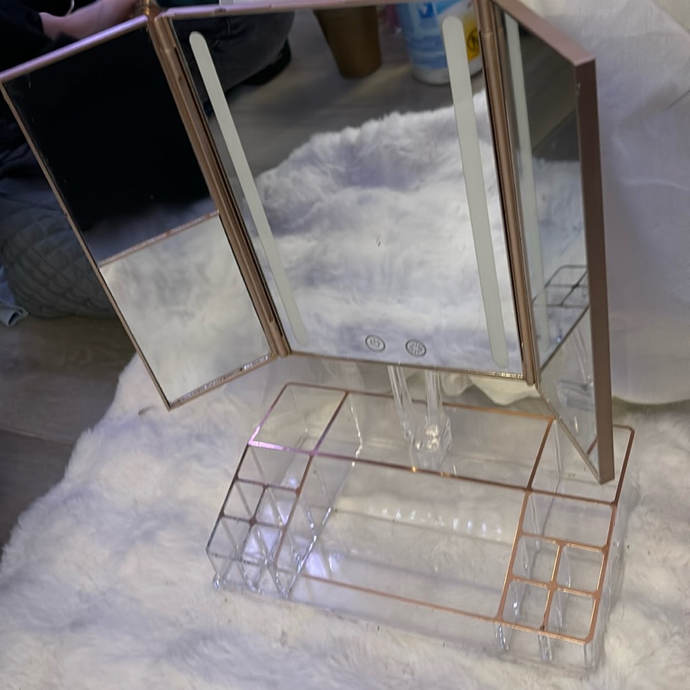 TriFold LED Mirror with organizer